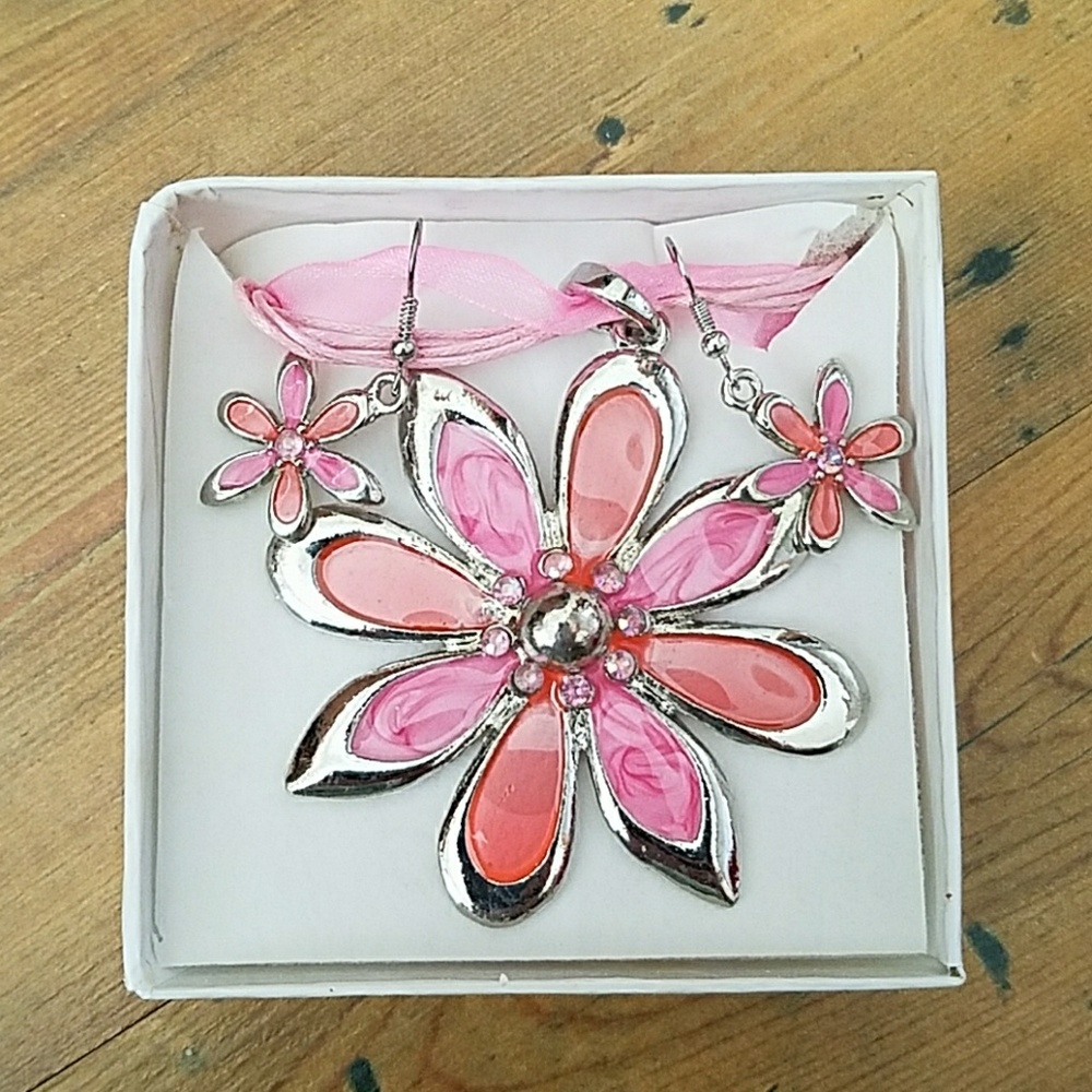 New Necklace and Earring set